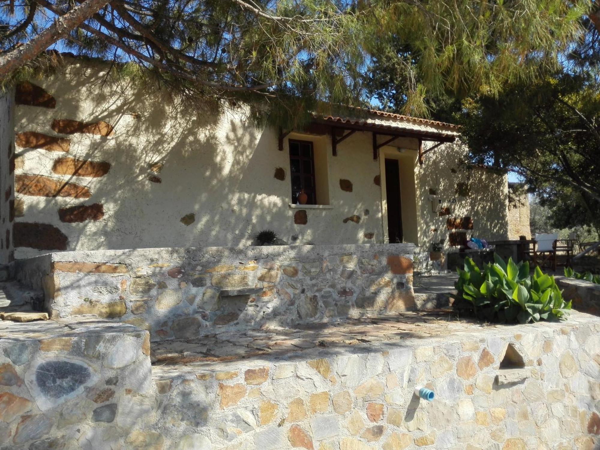Trouli House